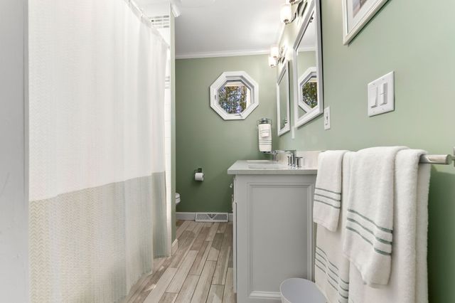38 Sonning Rd, Beverly, MA 01915