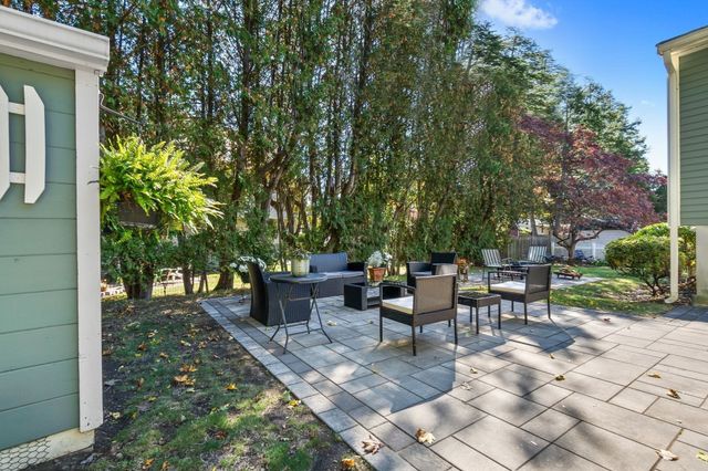 38 Sonning Rd, Beverly, MA 01915
