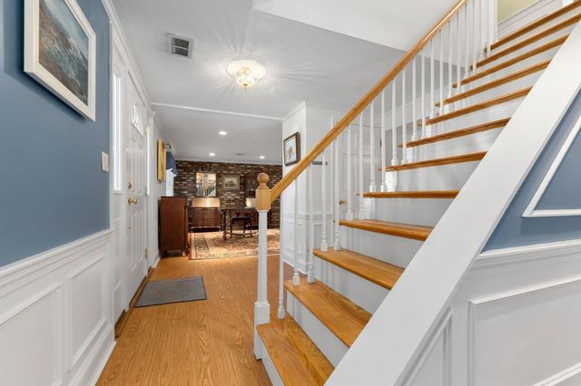 38 Sonning Rd, Beverly, MA 01915