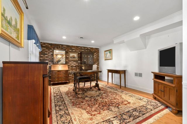 38 Sonning Rd, Beverly, MA 01915