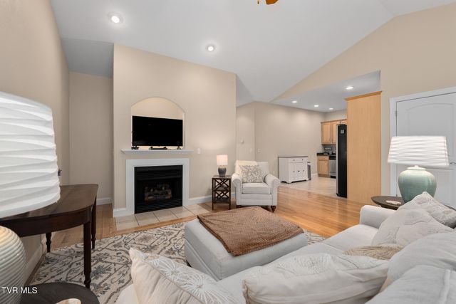 83 Whisper Bend 83, Johnson City, TN 37604