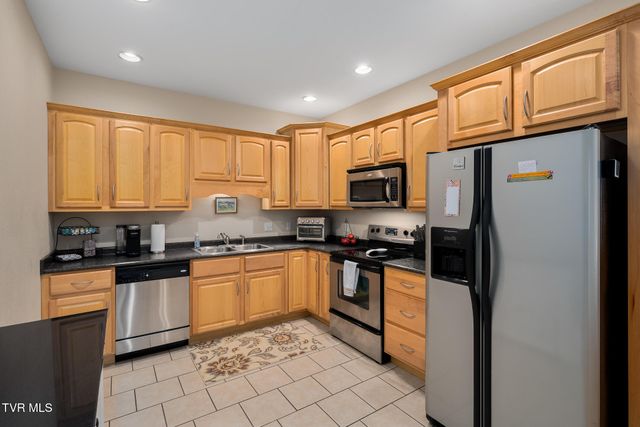83 Whisper Bend 83, Johnson City, TN 37604
