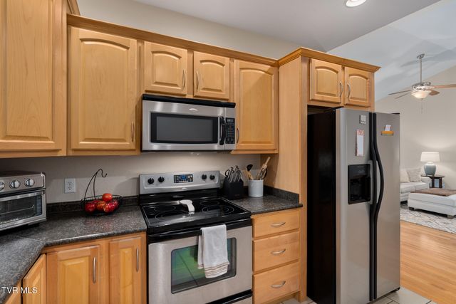 83 Whisper Bend 83, Johnson City, TN 37604