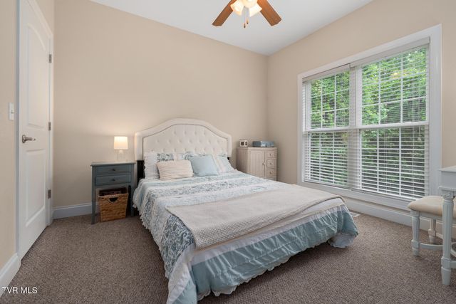 83 Whisper Bend 83, Johnson City, TN 37604