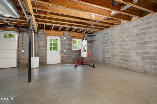 83 Whisper Bend 83, Johnson City, TN 37604