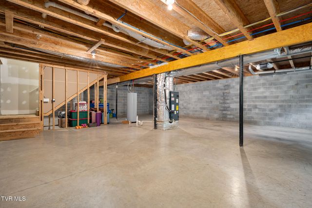 83 Whisper Bend 83, Johnson City, TN 37604
