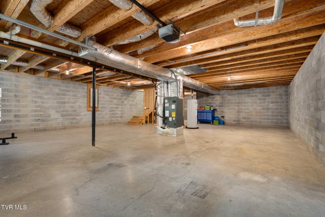 83 Whisper Bend 83, Johnson City, TN 37604