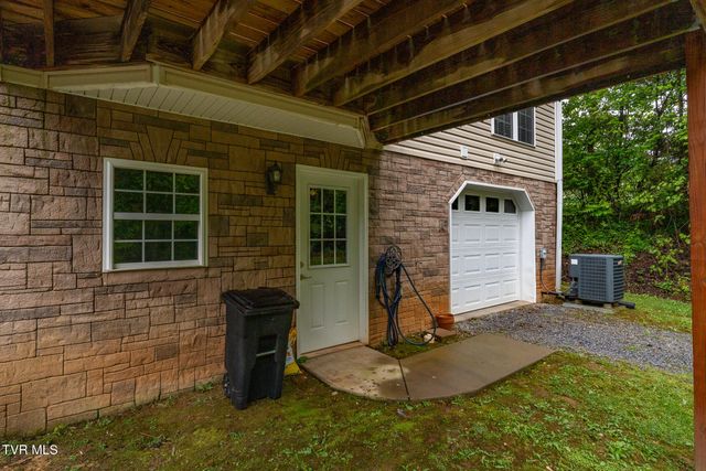 83 Whisper Bend 83, Johnson City, TN 37604