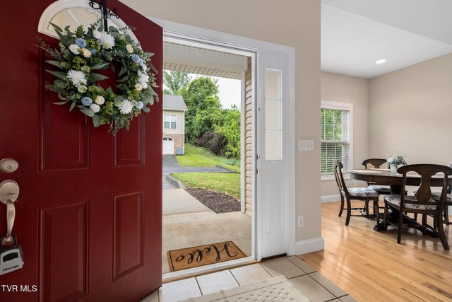 83 Whisper Bend 83, Johnson City, TN 37604