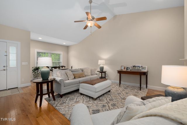 83 Whisper Bend 83, Johnson City, TN 37604