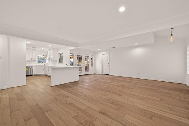 4862 Creekbend Drive, Houston, TX 77035