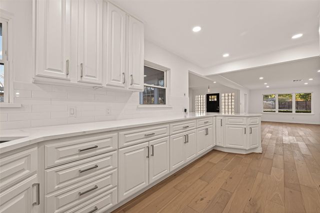 4862 Creekbend Drive, Houston, TX 77035