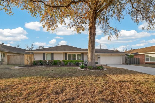 4862 Creekbend Drive, Houston, TX 77035