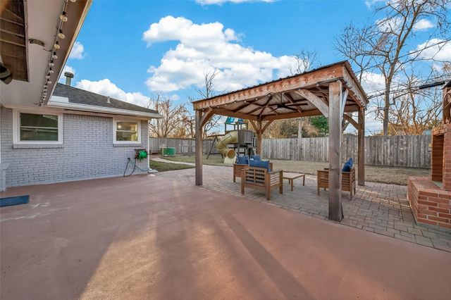 4862 Creekbend Drive, Houston, TX 77035