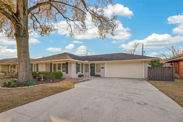 4862 Creekbend Drive, Houston, TX 77035