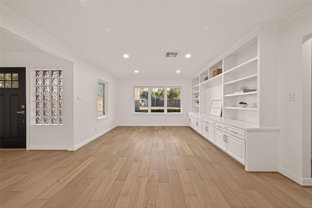 4862 Creekbend Drive, Houston, TX 77035