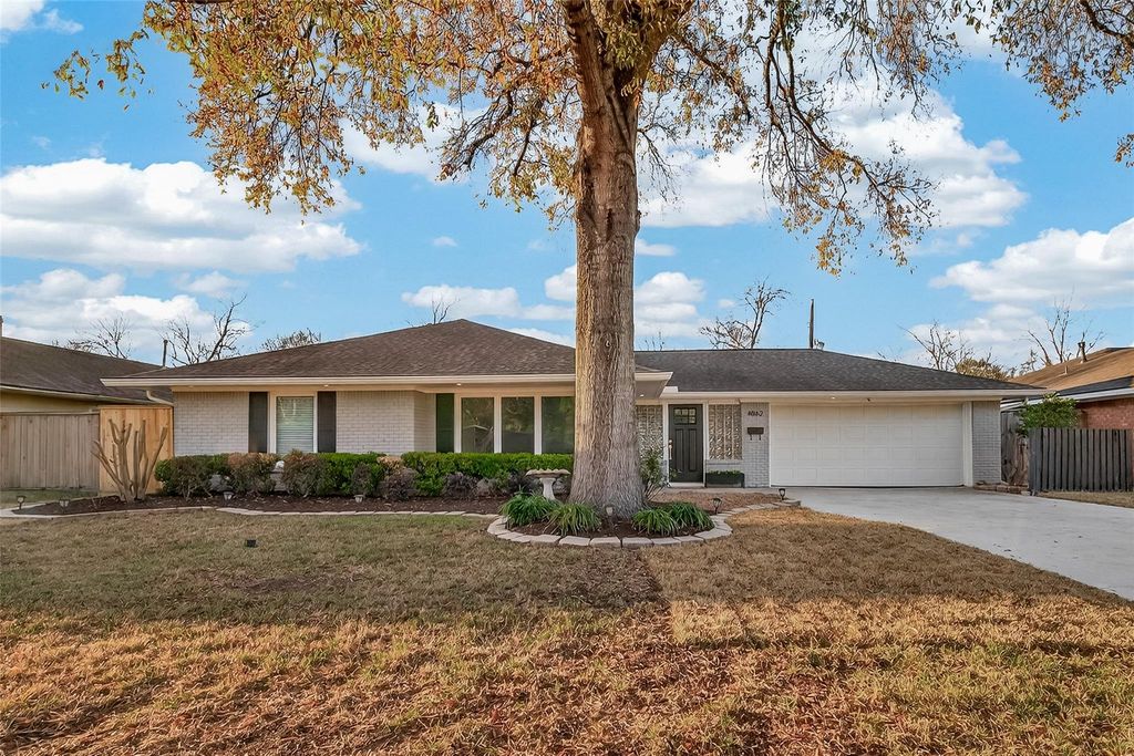 4862 Creekbend Drive, Houston, TX 77035