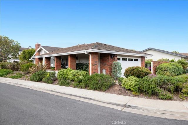 11 Seafaring, Corona Del Mar, CA 92625