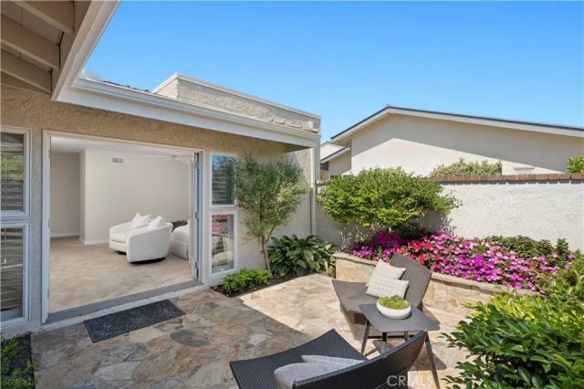 11 Seafaring, Corona Del Mar, CA 92625