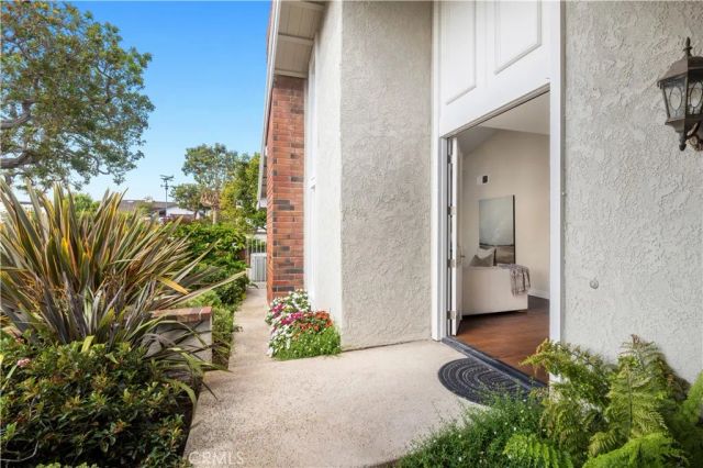 11 Seafaring, Corona Del Mar, CA 92625
