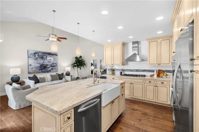11 Seafaring, Corona Del Mar, CA 92625