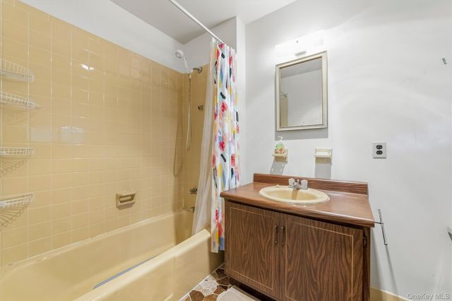 2 Peter A Beet Drive, Cortlandt Manor, NY 10567
