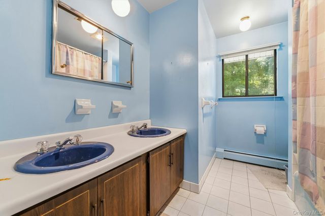 2 Peter A Beet Drive, Cortlandt Manor, NY 10567