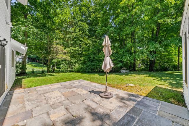 2 Peter A Beet Drive, Cortlandt Manor, NY 10567