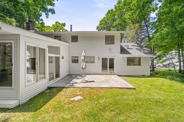 2 Peter A Beet Drive, Cortlandt Manor, NY 10567