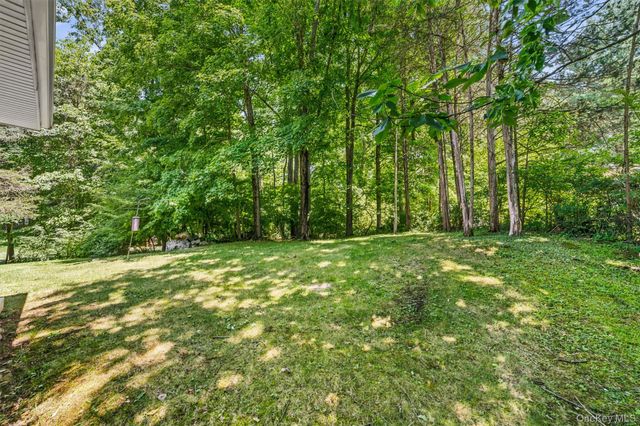 2 Peter A Beet Drive, Cortlandt Manor, NY 10567