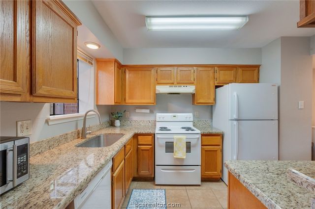 1904 Dartmouth E-2, College Station, TX 77840