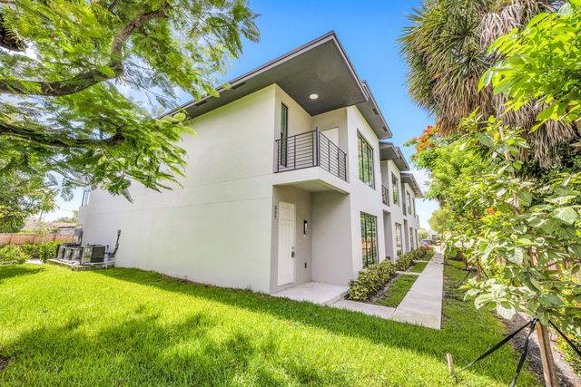 333 NW 41st Street 337, Oakland Park, FL 33309