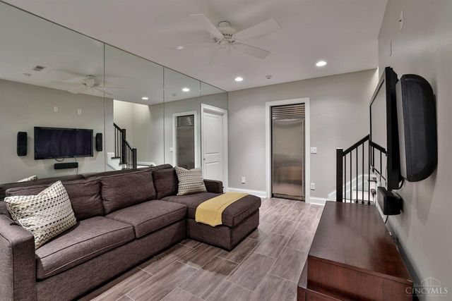 1126 Carney Street, Cincinnati, OH 45202
