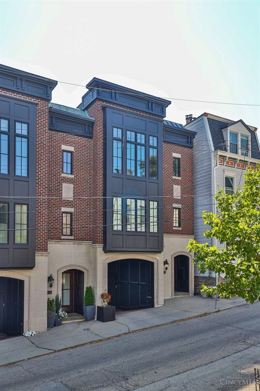 1126 Carney Street, Cincinnati, OH 45202