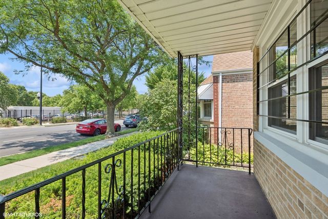 5821 N California Avenue, Chicago, IL 60659