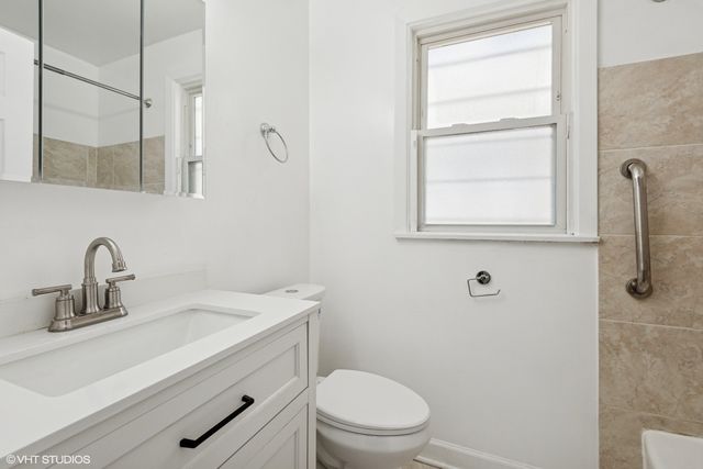 5821 N California Avenue, Chicago, IL 60659