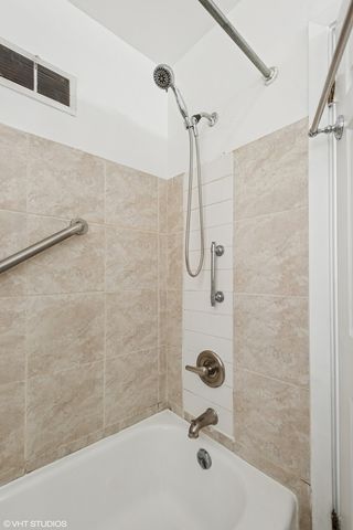 5821 N California Avenue, Chicago, IL 60659
