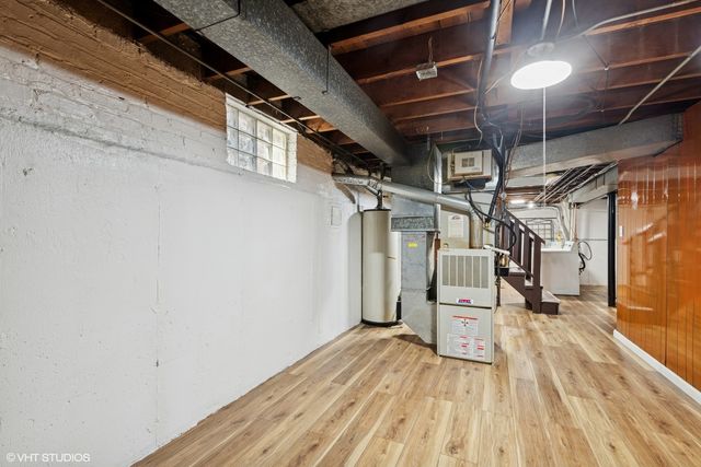 5821 N California Avenue, Chicago, IL 60659