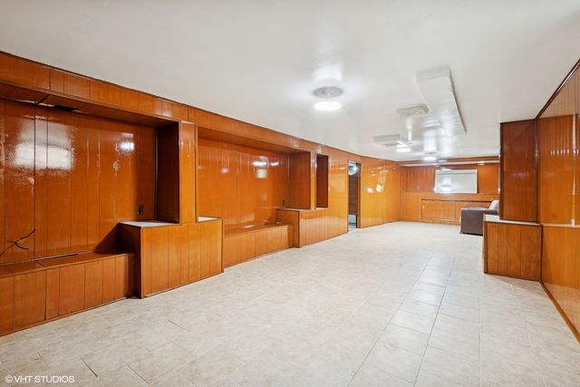 5821 N California Avenue, Chicago, IL 60659