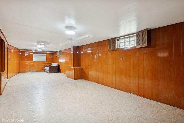 5821 N California Avenue, Chicago, IL 60659