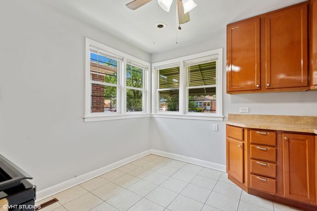 5821 N California Avenue, Chicago, IL 60659