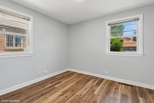 5821 N California Avenue, Chicago, IL 60659