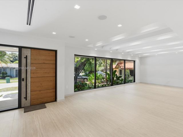 20001 NE 25th Avenue, Miami, FL 33180