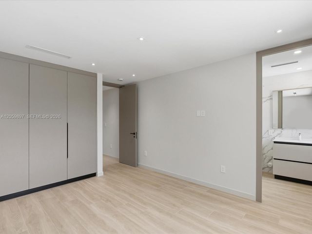 20001 NE 25th Avenue, Miami, FL 33180