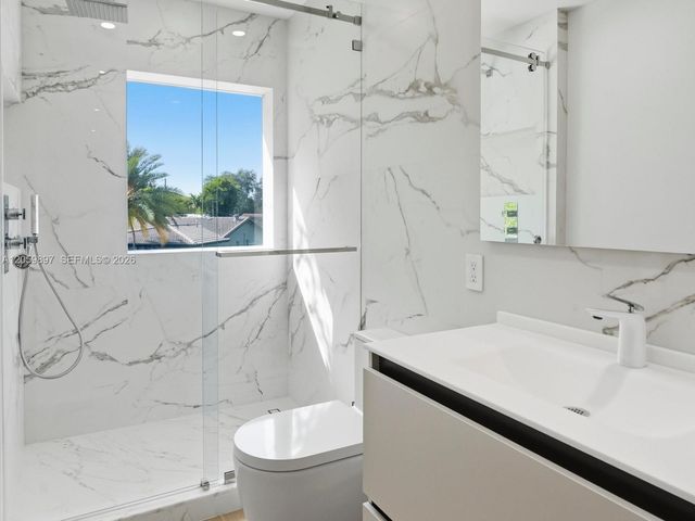 20001 NE 25th Avenue, Miami, FL 33180