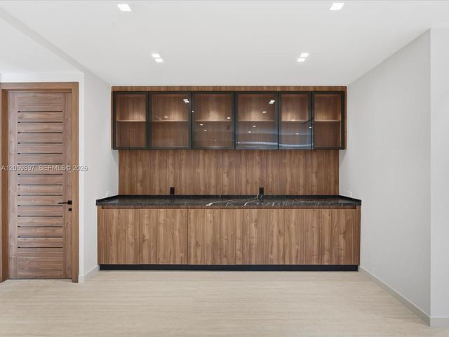 20001 NE 25th Avenue, Miami, FL 33180