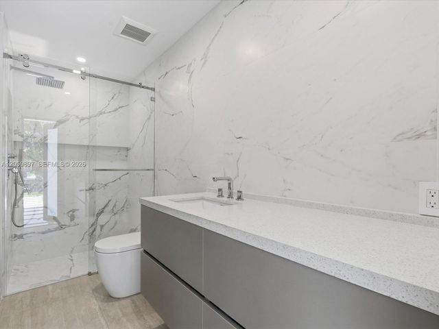 20001 NE 25th Avenue, Miami, FL 33180