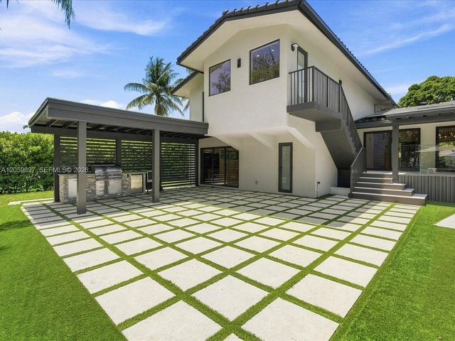 20001 NE 25th Avenue, Miami, FL 33180