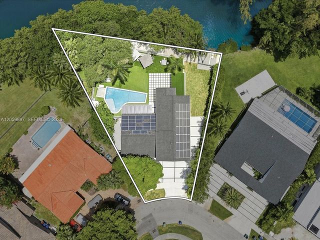 20001 NE 25th Avenue, Miami, FL 33180