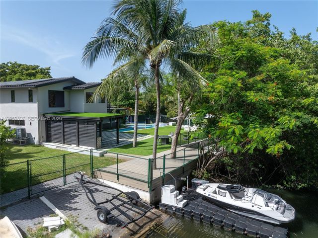 20001 NE 25th Avenue, Miami, FL 33180